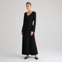 Schwarzes langes Kleid mit V-Ausschnitt