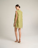 Abito Corto in Chiffon con Rouches Verticali e Volant – Verde Oliva Chiaro