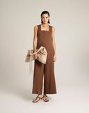 Tuta Intera Wide-Leg con Scollo Squadrato e Zip Posteriore – Marrone Tabacco