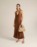 Abito Slip Dress Maxi in Satin con Scollo a V e Taglio in Sbieco – Marrone Cioccolato