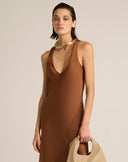 Abito Slip Dress Maxi in Satin con Scollo a V e Taglio in Sbieco – Marrone Cioccolato