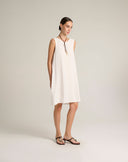 Abito Mini a Trapezio con Scollatura e Maxi Fiocco sul Retro – Bianco