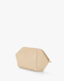 Pochette Geometrica Soft con Logo in Metallo – Beige Sabbia
