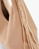 Borsa Hobo Geometrica in Suede con Listini Borchiati – Beige Sabbia