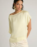Top Fluido in Satin con Scollo a Barchetta e Maniche a Pipistrello