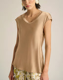 Blusa Smanicata in Satin Fluido con Scollo Rotondo