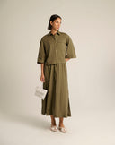 Camicia Boxy in Stile Utility con Tasconi e Maniche 3/4