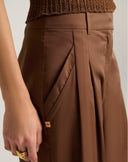 Pantalone Cropped con Pinces e Chiusura Asimmetrica