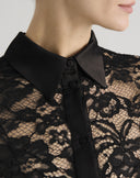 Camicia in Pizzo Nero con Dettagli in Tinta Unita